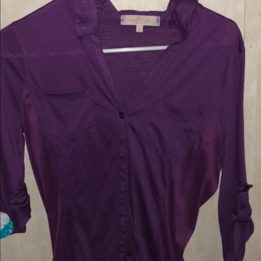 Botton up long sleeve shirt